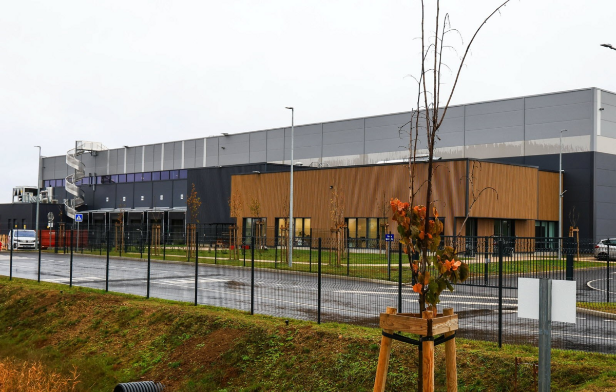 Prime 9,000 m² logistics warehouse on former Frescaty air base: a strategic opportunity