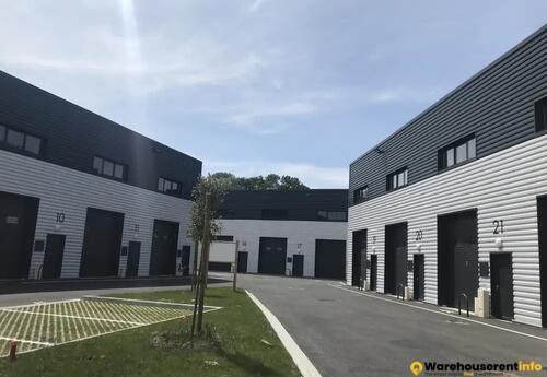 Warehouses to let in Location Local d'activités 120 m²